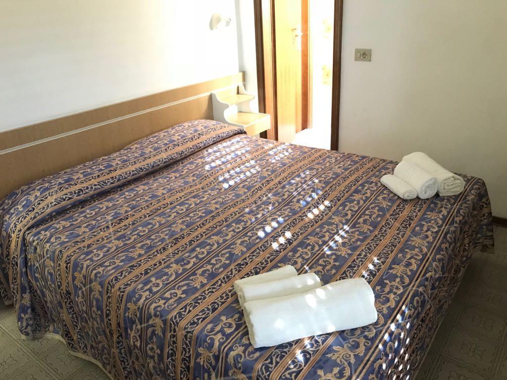 Hotel Alexander San Mauro Mare エクステリア 写真