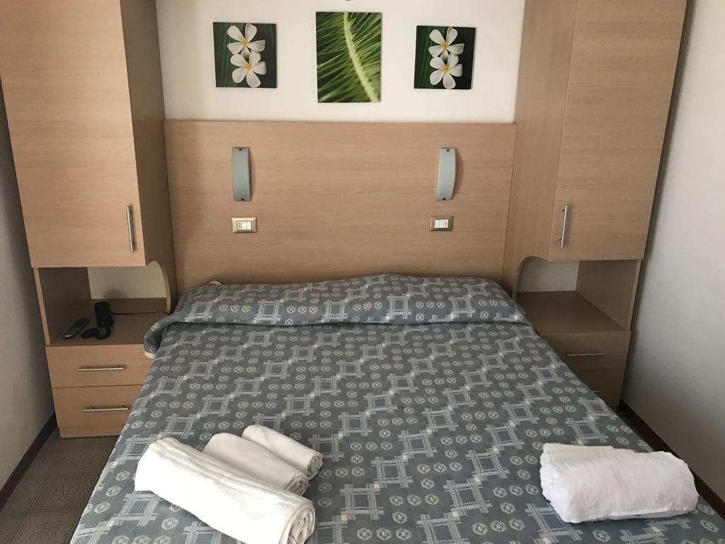 Hotel Alexander San Mauro Mare エクステリア 写真