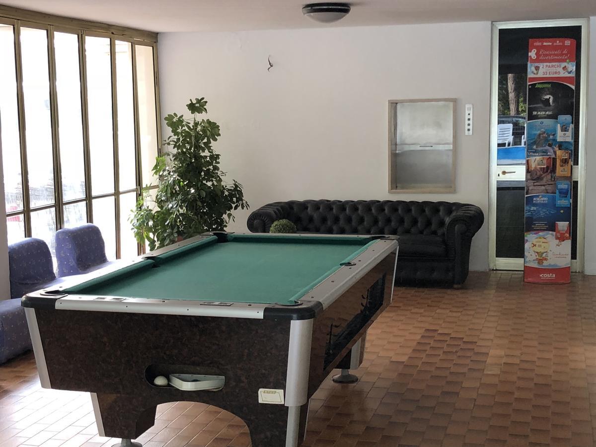 Hotel Alexander San Mauro Mare エクステリア 写真
