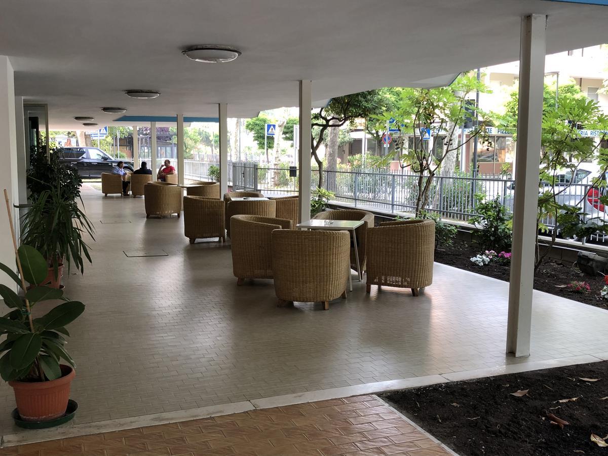 Hotel Alexander San Mauro Mare エクステリア 写真